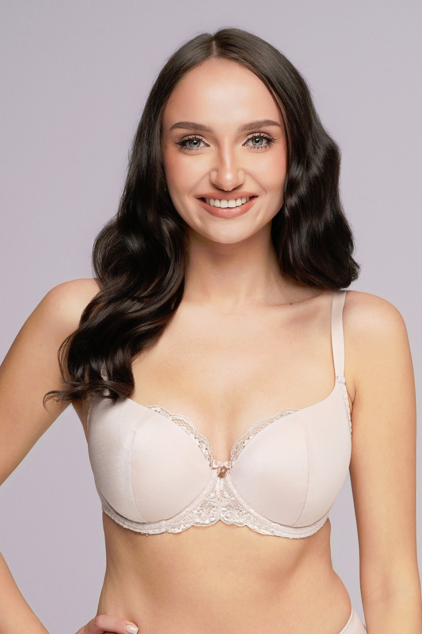 BIUSTONOSZ FULL CUP AV 2256